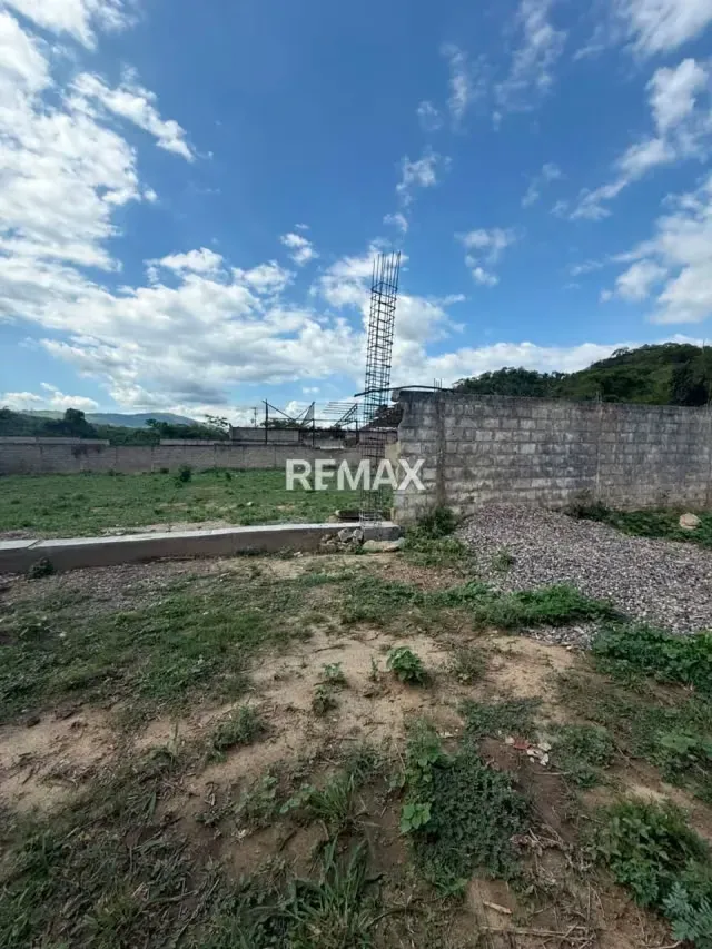 Amplio Terreno en Venta, Ubicado en el Eje vial, Zona Industrial a pocos metros del Hotel California, Municipio Valera, Estado Trujillo - 3