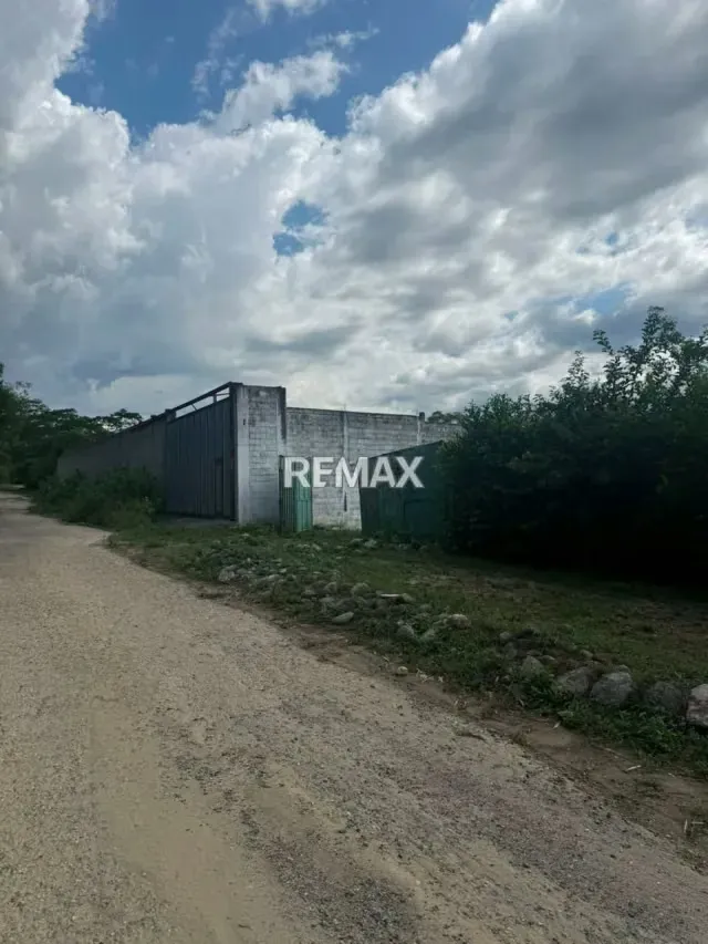 Amplio Terreno en Venta, Ubicado en el Eje vial, Zona Industrial a pocos metros del Hotel California, Municipio Valera, Estado Trujillo - 4