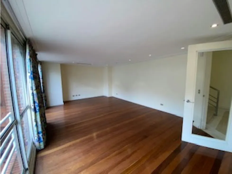 Vendo Apartamento Duplex en Urbanización Country Club - 5