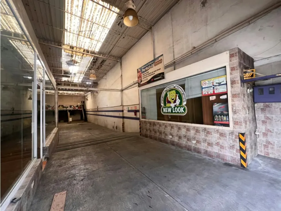 Se Alquila Espacioso Local Comercial-328m² con Mez.-Chacao-BB - 2