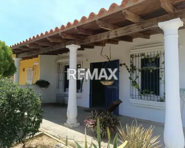 CASA FAMILIAR DE UNA SOLA PLANTA EN LA URBANIZACION VILLA COLONIAL - 2