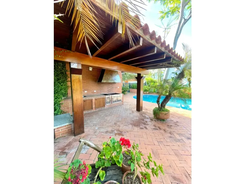 Vendo casa c/ vista 1844m2 Lomas del Mirador 3601 - 9