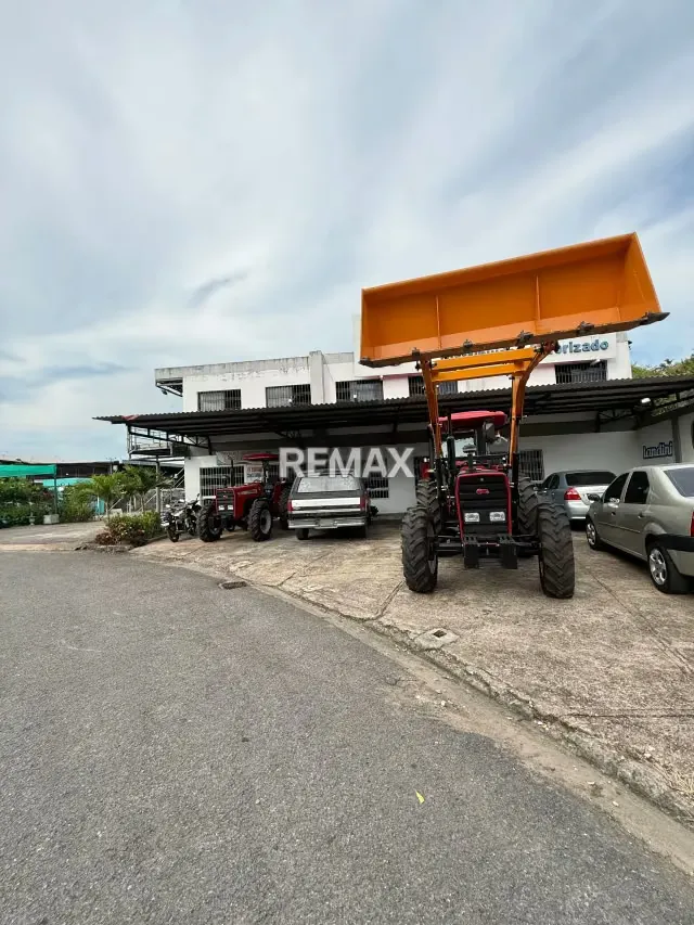 Se alquila Local en Avenida Alirio Ugarte Pelayo