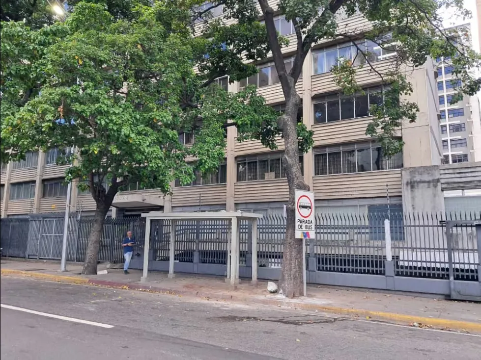 Vendo oficina 174m2 Avenida Libertador 4197