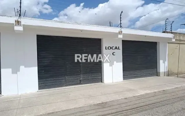 Local C , en alquiler km 11 Av Florencio Jimenez