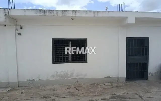 Local C , en alquiler km 11 Av Florencio Jimenez - 3