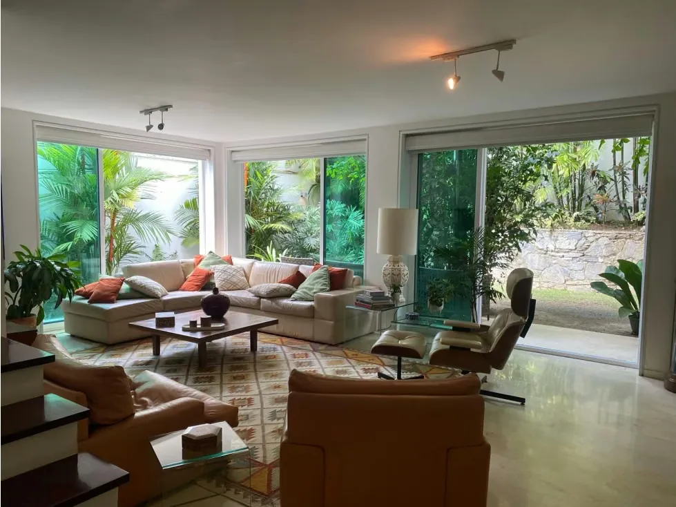 Se vende casa 420m² 3h/3b+s Sebucan