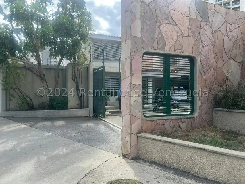 Casa (Multipes Niveles) en Venta en Zona Este, Lara - 2