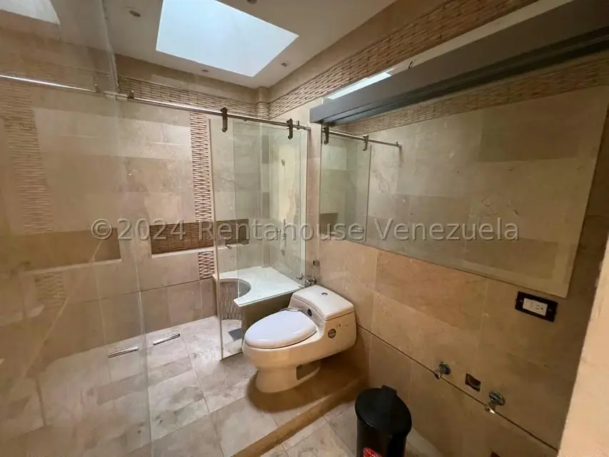 Casa (Multipes Niveles) en Venta en Zona Este, Lara - 35