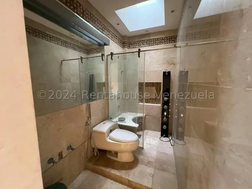 Casa (Multipes Niveles) en Venta en Zona Este, Lara - 46