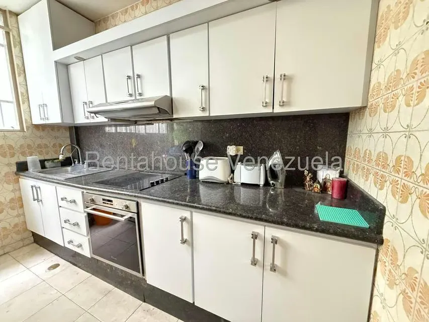Apartamento (1 Nivel) en Alquiler en Los Palos Grandes, Distrito Metropolitano - 6