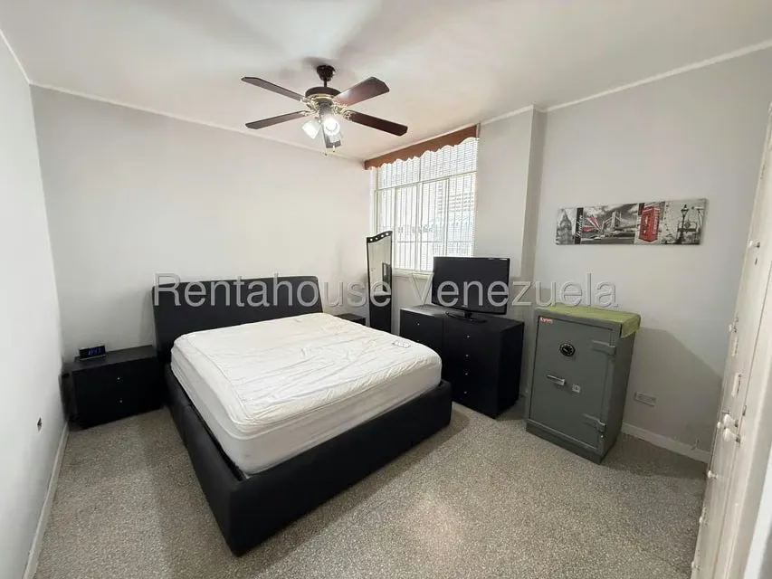Apartamento (1 Nivel) en Alquiler en Los Palos Grandes, Distrito Metropolitano - 8