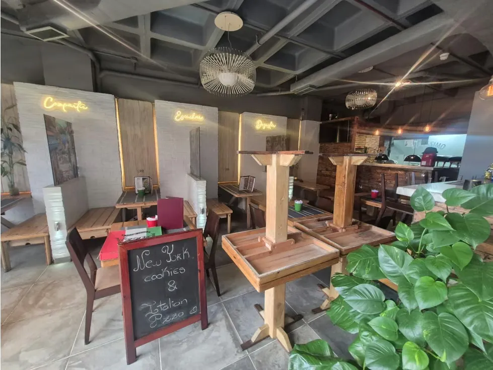 Local Comercial en venta en Los Samanes - 3