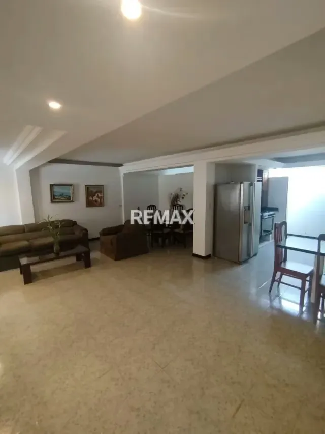 SE VENDE HERMOSA CASA, UBICADA EN EL SECTOR LAS ACACIAS - 2