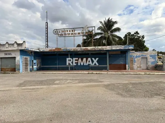 Terreno en venta en Valencia con estación de servicio, permisos vigentes y locales comerciales - 5
