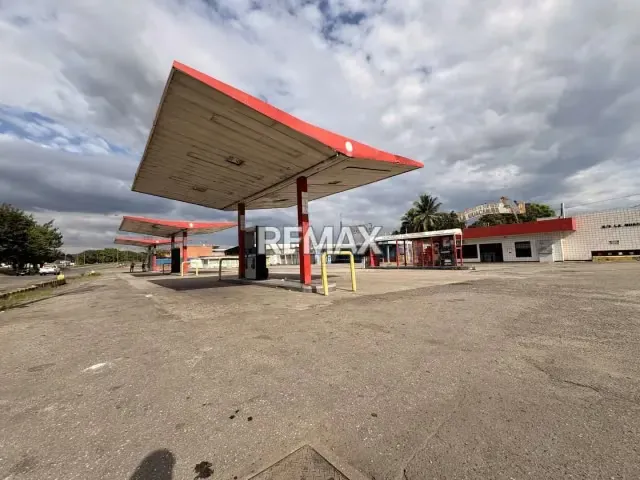 Terreno en venta en Valencia con estación de servicio, permisos vigentes y locales comerciales - 10