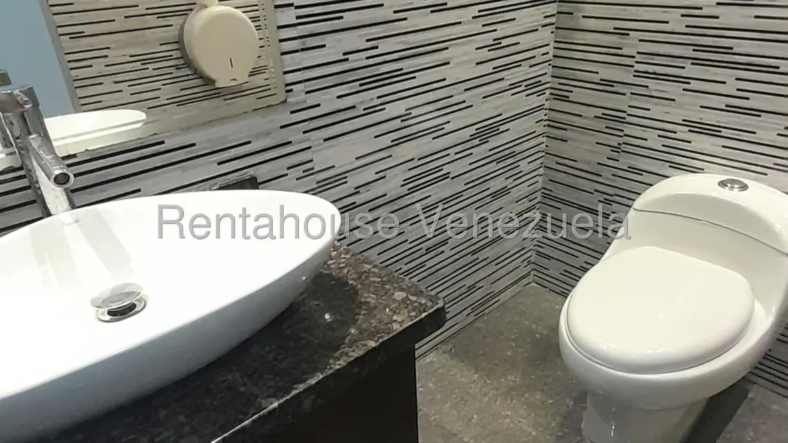Local Comercial en Venta en Sector San Pedro, Miranda - 13