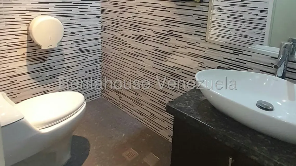 Local Comercial en Venta en Sector San Pedro, Miranda - 14