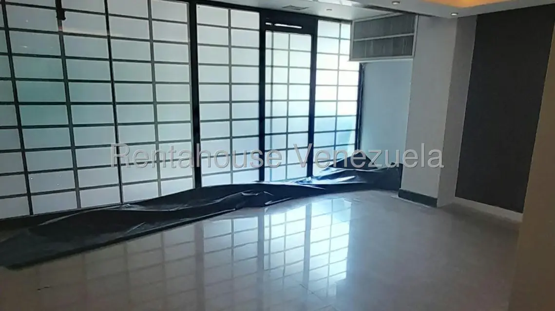 Local Comercial en Venta en Sector San Pedro, Miranda - 15
