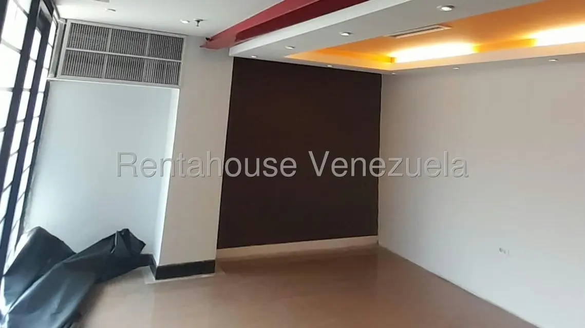 Local Comercial en Venta en Sector San Pedro, Miranda - 17