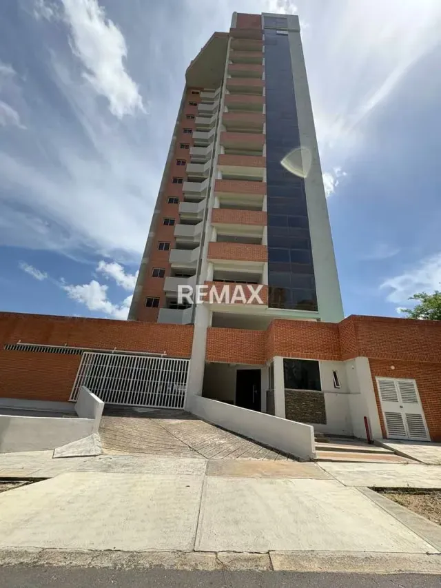 Apartamento 2 hab. La Trigaleña Alta obra blanca Res Roraima Piso 8