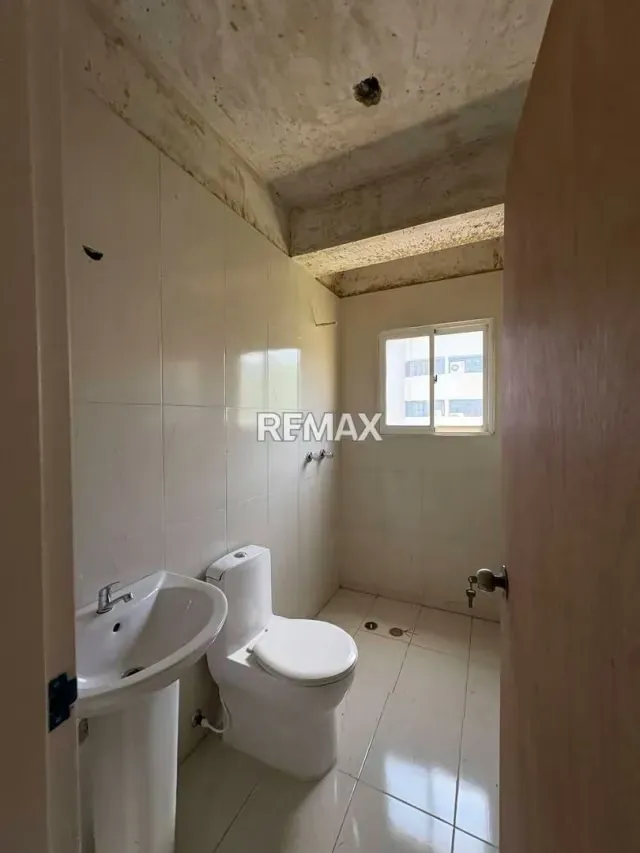 Apartamento 2 hab. La Trigaleña Alta obra blanca Res Roraima Piso 8 - 17