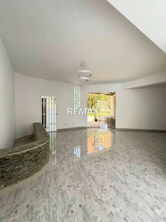 Apartamento 2 hab. La Trigaleña Alta obra blanca Res Roraima Piso 8 - 18