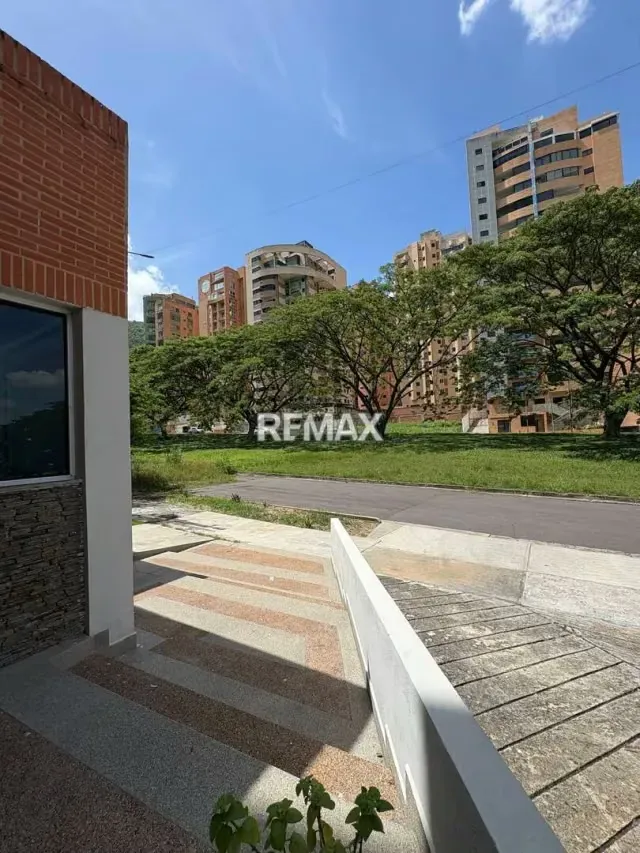 Apartamento 2 hab. La Trigaleña Alta obra blanca Res Roraima Piso 8 - 6