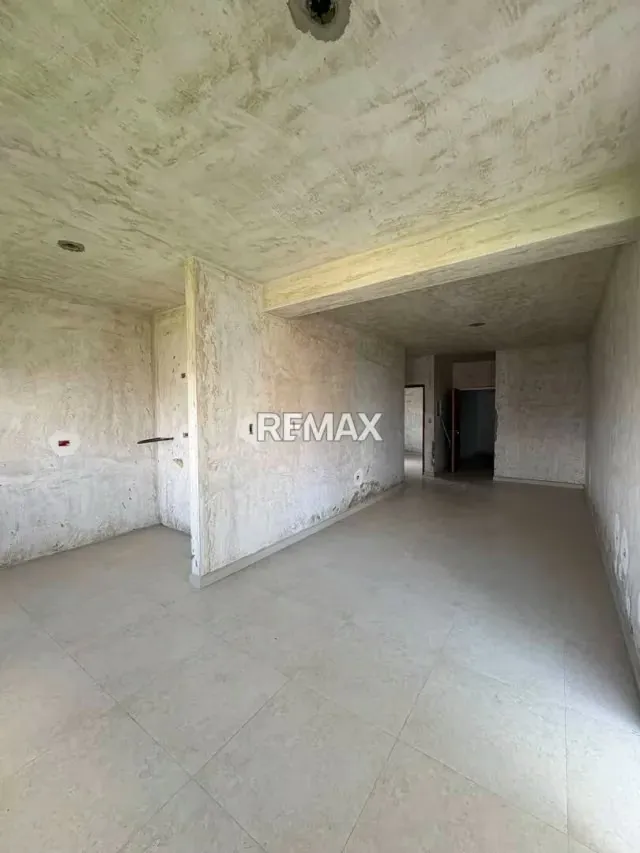 Apartamento 2 hab. La Trigaleña Alta obra blanca Res Roraima Piso 8 - 8