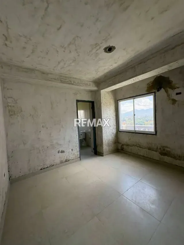 Apartamento 2 hab. La Trigaleña Alta obra blanca Res Roraima Piso 8 - 9