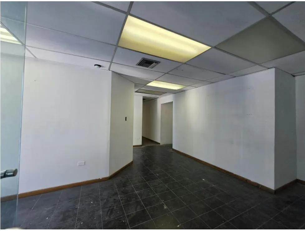 Se alquila Oficina 550m² Los Palos Grandes - 5
