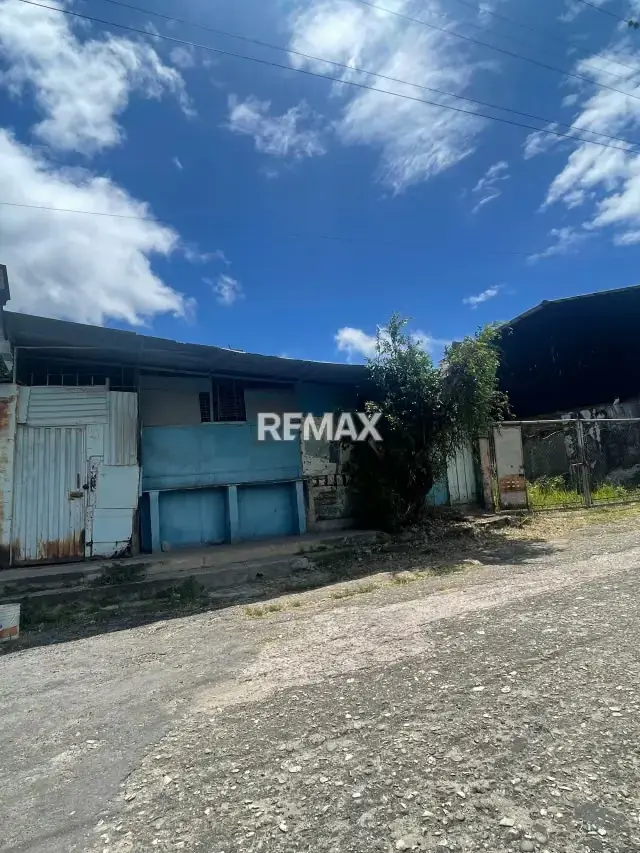 Casa rural más galpón