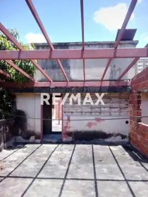 Edificacion en construcción con terreno propio