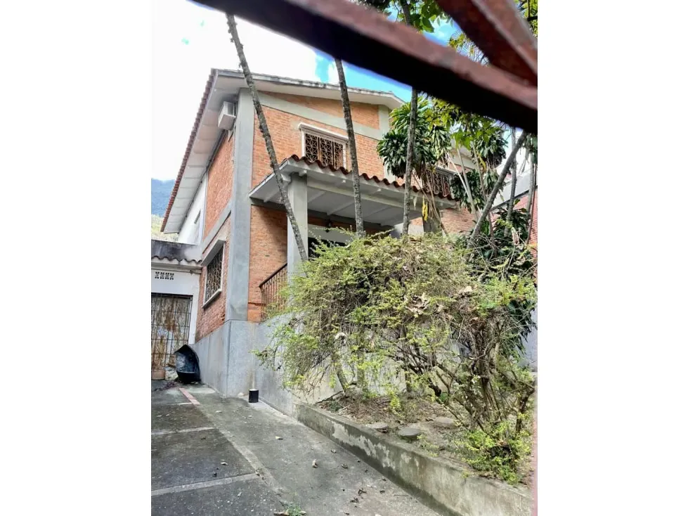 Se vende casa 261m2 Los Palos Grandes 3978