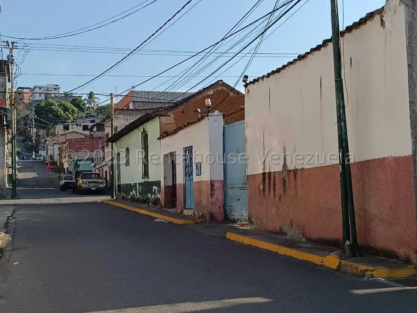 Terreno (Comercial) en Venta en Guarenas, Miranda