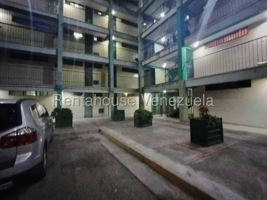 Apartamento (1 Nivel) en Venta en Zona Oeste, Lara - 2