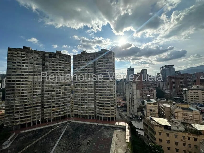 Apartamento (1 Nivel) en Venta en Bello Monte, Distrito Metropolitano - 23