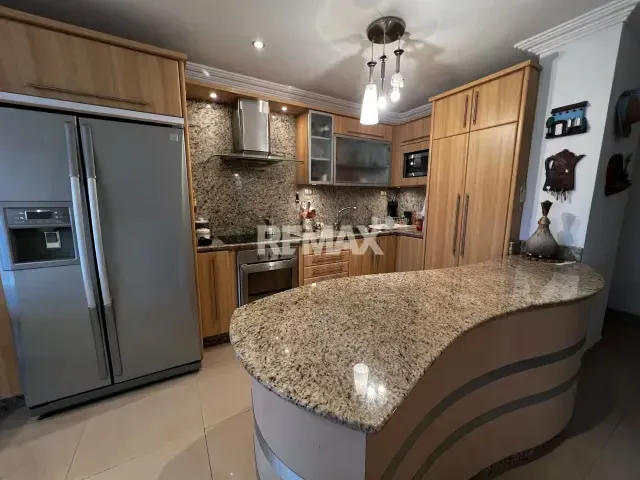 En venta amplio apartamento de 87m2 con vista al mar en el conjunto Palma Real en Tucacas