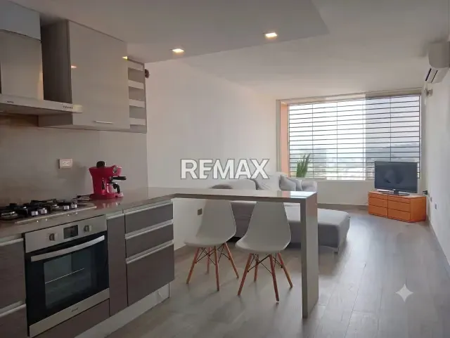 Venta de lindo y cómodo apartamento en Colinas de La Tahona