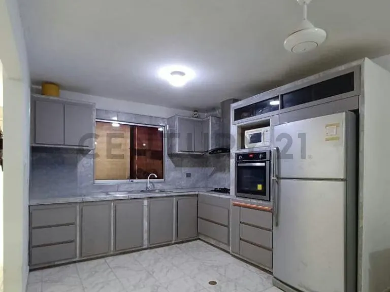 Casa en Venta - 4