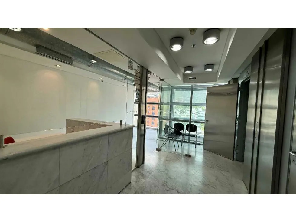 Alquilo oficina actualizada 311m2 CC Millennium Mall 9473 - 16