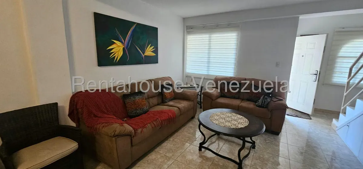 Townhouse (Duplex) en Venta en Los Robles, Nueva Esparta - 2
