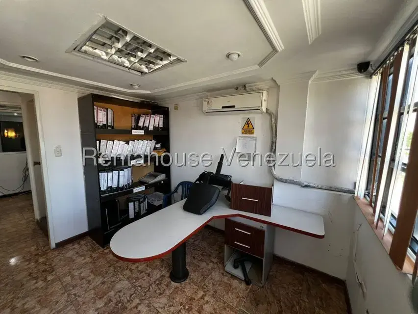 Oficina en Alquiler en Centro, Lara - 12