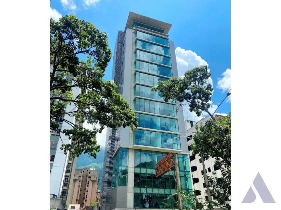 Vendo hotel 1076m2 Santa Eduvigis 0535
