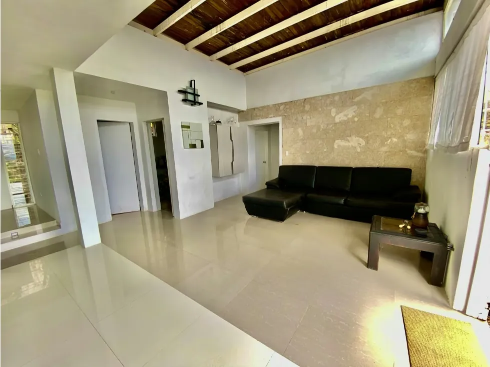 CASA ORIPOTO ALTOS GUAYABITOS 110 M2 CONST, 276 M2 T. 3HAB, 2 B, 5 P/E - 13