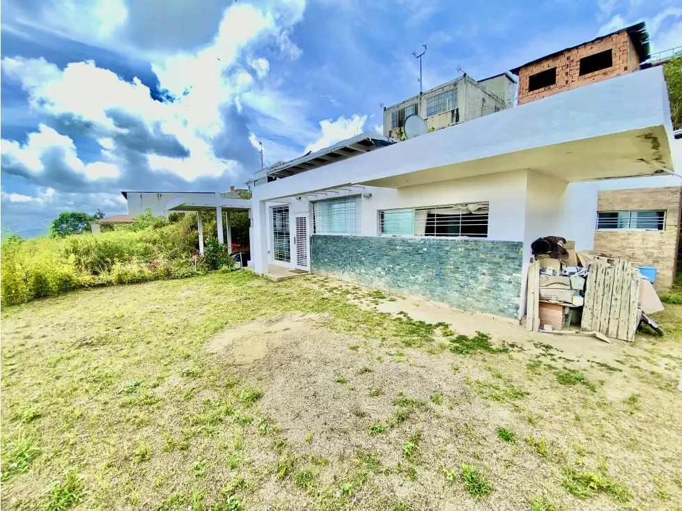 CASA ORIPOTO ALTOS GUAYABITOS 110 M2 CONST, 276 M2 T. 3HAB, 2 B, 5 P/E - 4