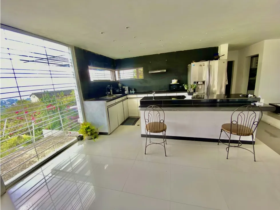 CASA ORIPOTO ALTOS GUAYABITOS 110 M2 CONST, 276 M2 T. 3HAB, 2 B, 5 P/E - 10