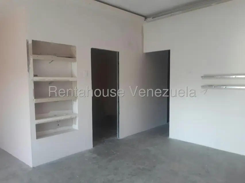 Local Comercial en Alquiler en Plaza Alonso, Zulia - 3