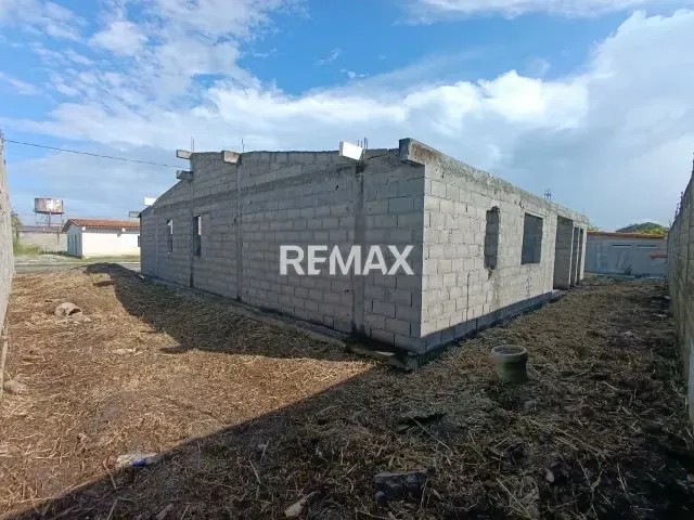 Casa Obra Gris en Venta Urb Don Abraham - 2