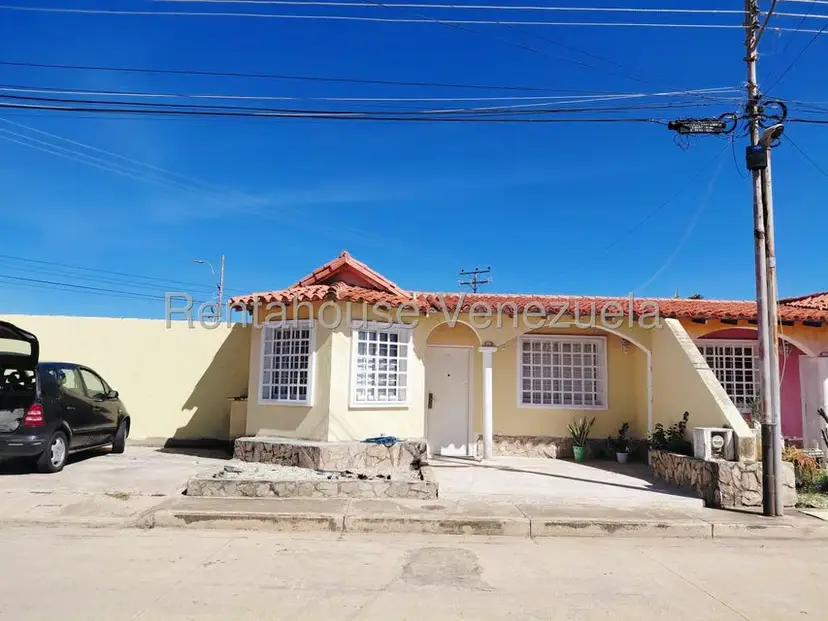 Townhouse (1 Nivel) en Venta en La Cruz del Pastel, Nueva Esparta